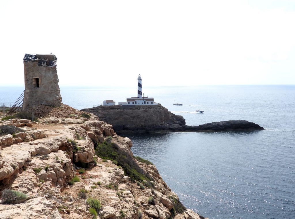 Cala Figuera old watchtower.