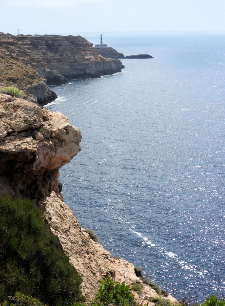 La costa entre Cala Figuera y El Toro.